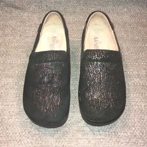 Alegría Suede Printed Black Clogs Sz 7